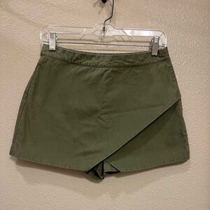 English Factory Skort with Side Zipper, Size Medium